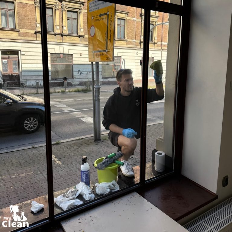 Instagram post from mrs.clean.pl. This post is in position 29.